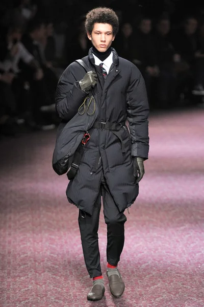 Look 7